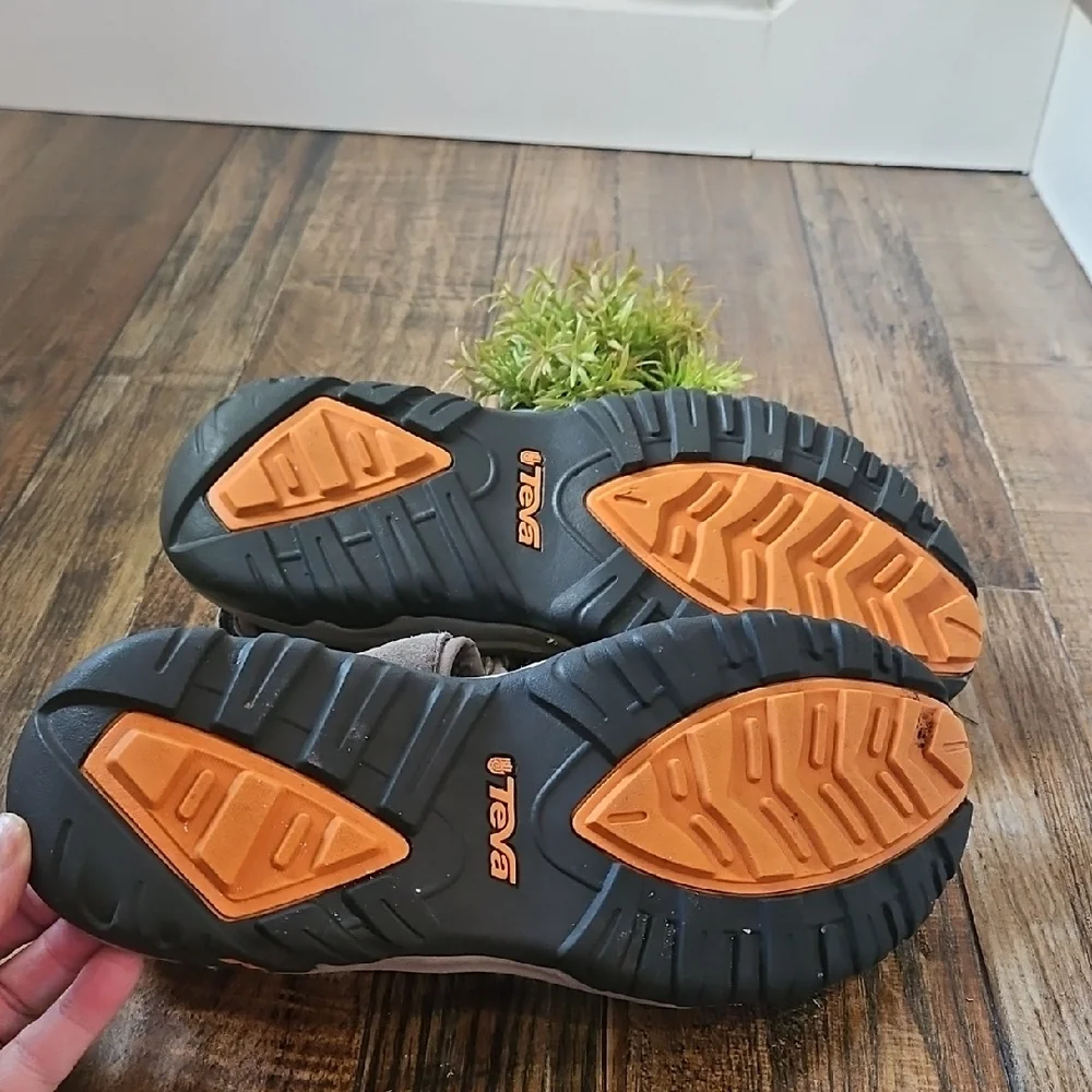 Teva Men's Tan and Black Outdoor Sandals...size‎ 10